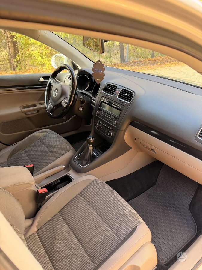 Volkswagen Golf 2010 — photo 10