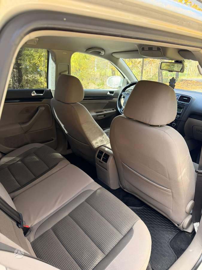 Volkswagen Golf 2010 — photo 12
