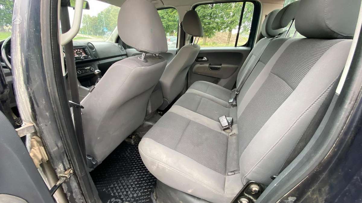 Volkswagen Amarok 2011 — photo 10