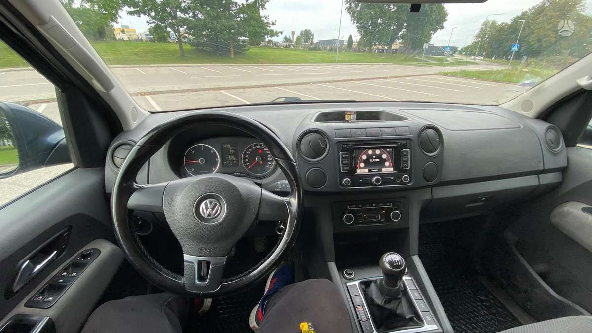 Volkswagen Amarok 2011 — photo 8