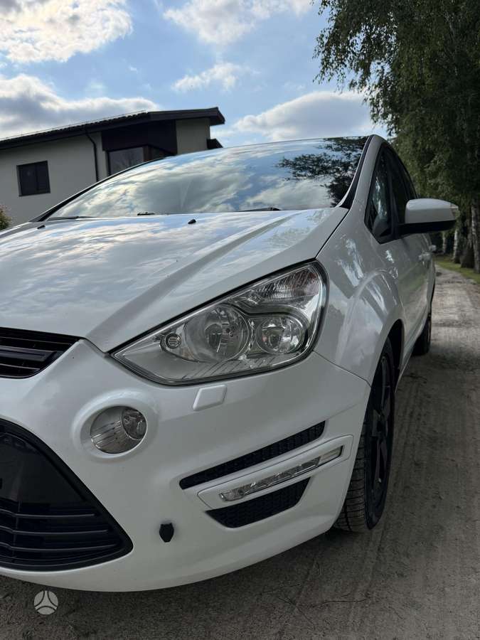 Ford S-MAX 2013 — салон