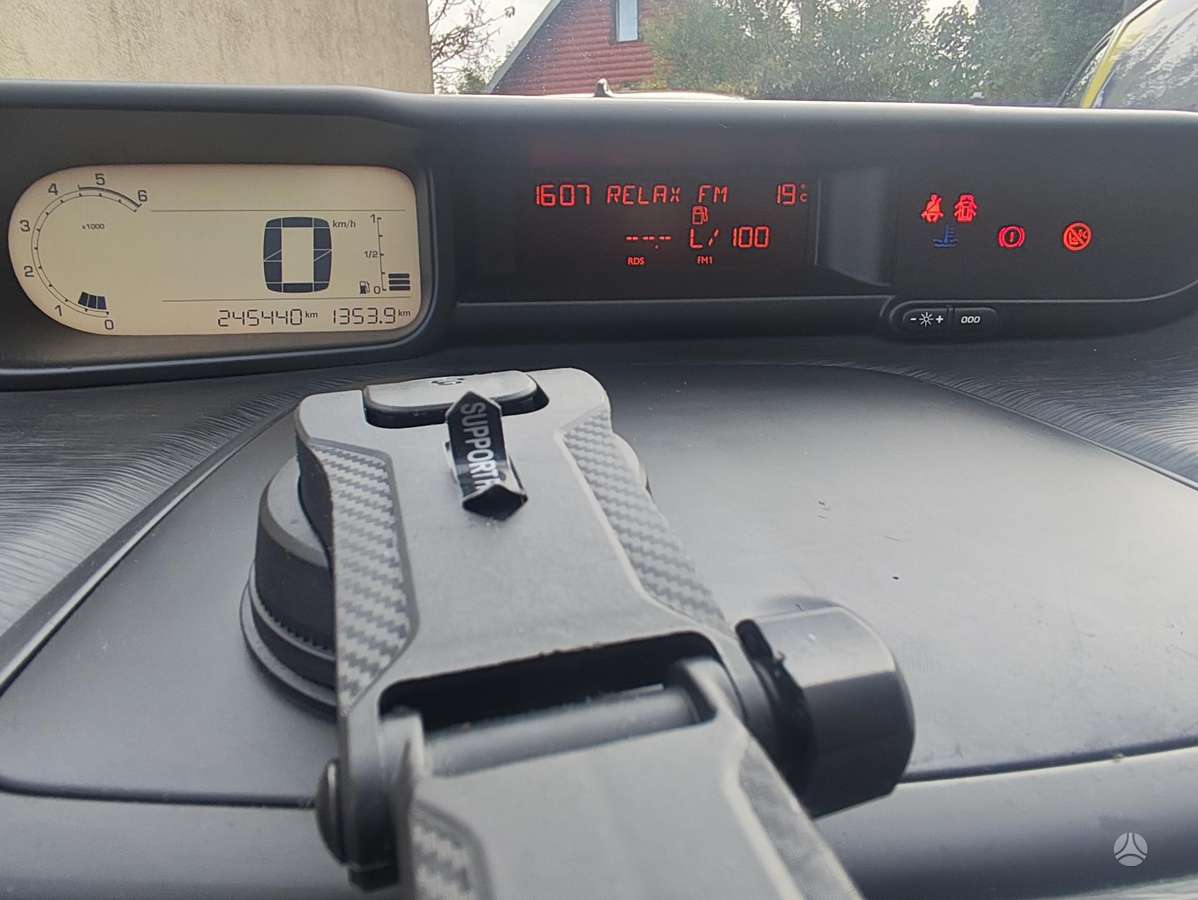 Citroen C3 2011 — photo 10