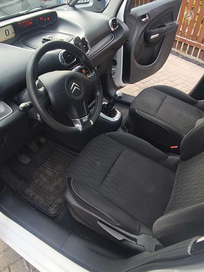 Citroen C3 2011 — photo 6