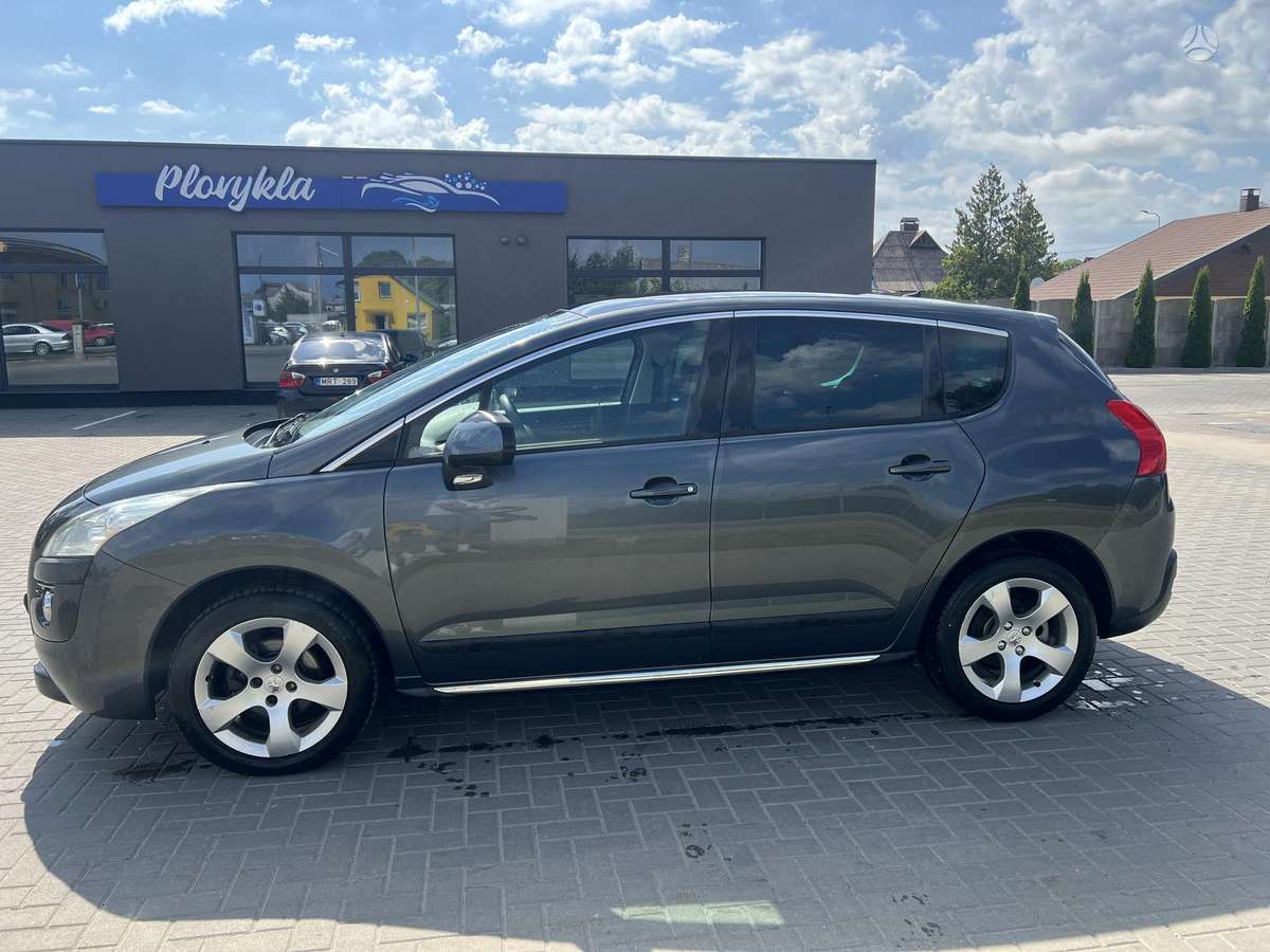 Peugeot 3008 2009 — салон
