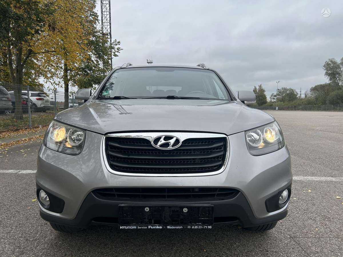 Hyundai Santa 2011 — вигляд ззаду