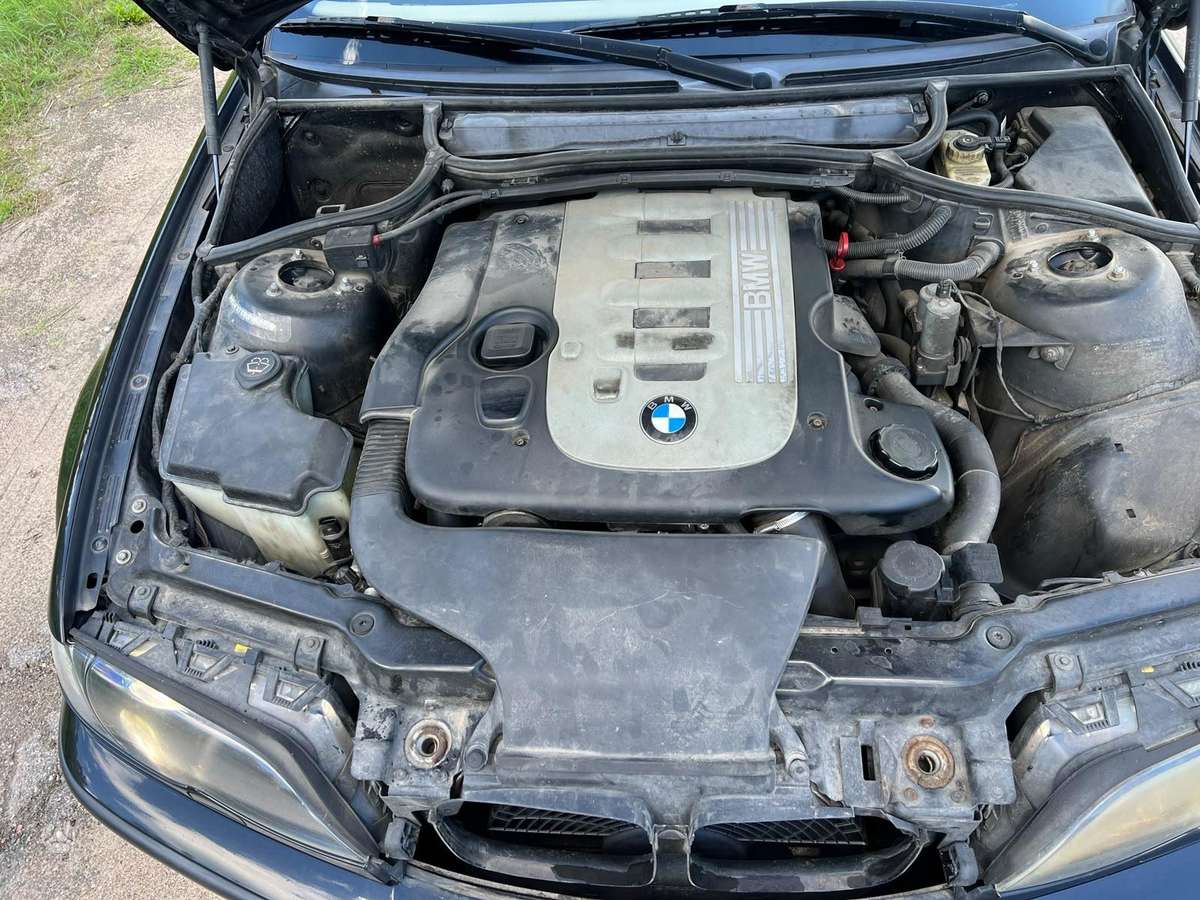 BMW 330 2005 — photo 23