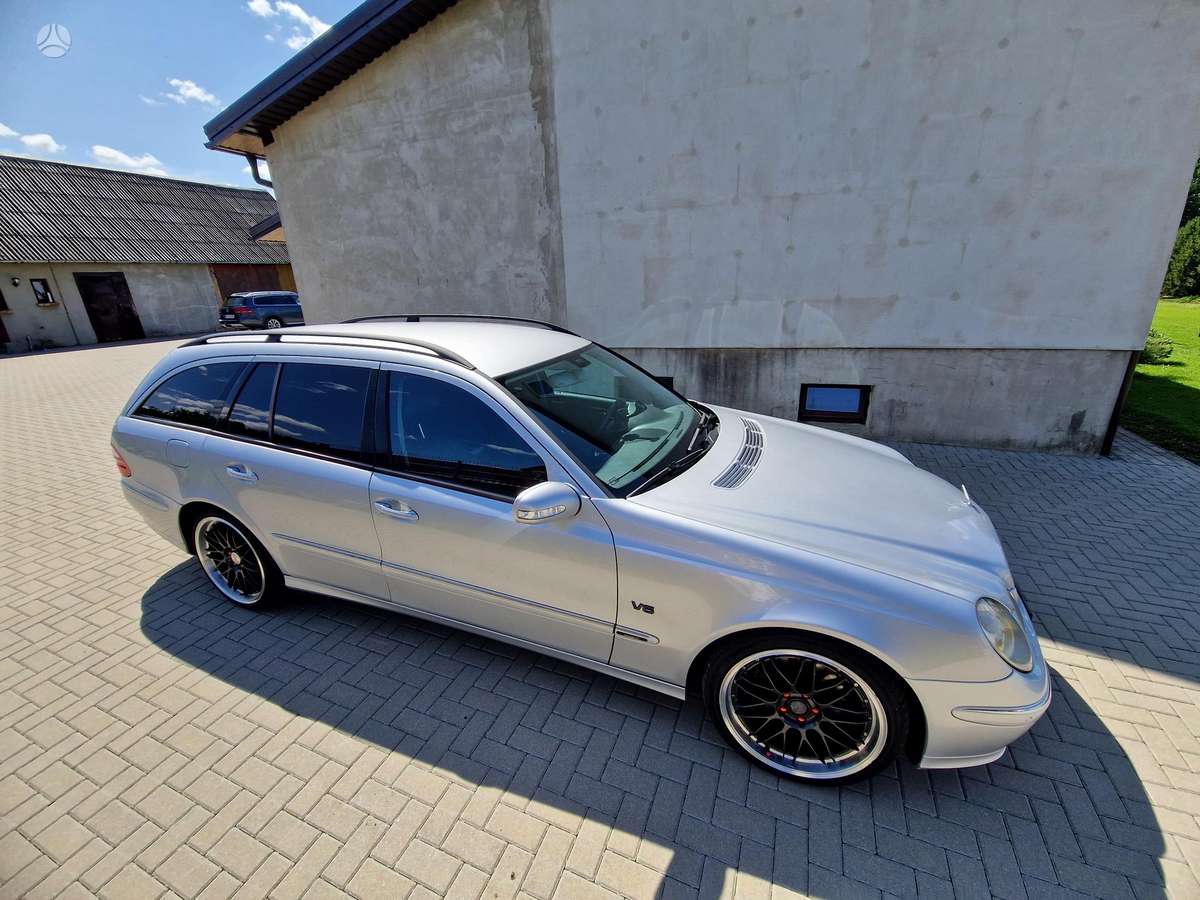Mercedes-Benz E320 2006 — photo 15