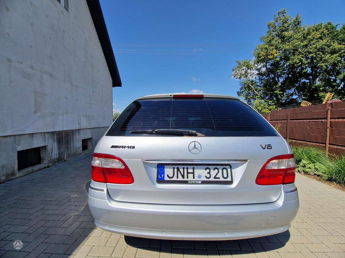 Mercedes-Benz E320 2006 — photo 22