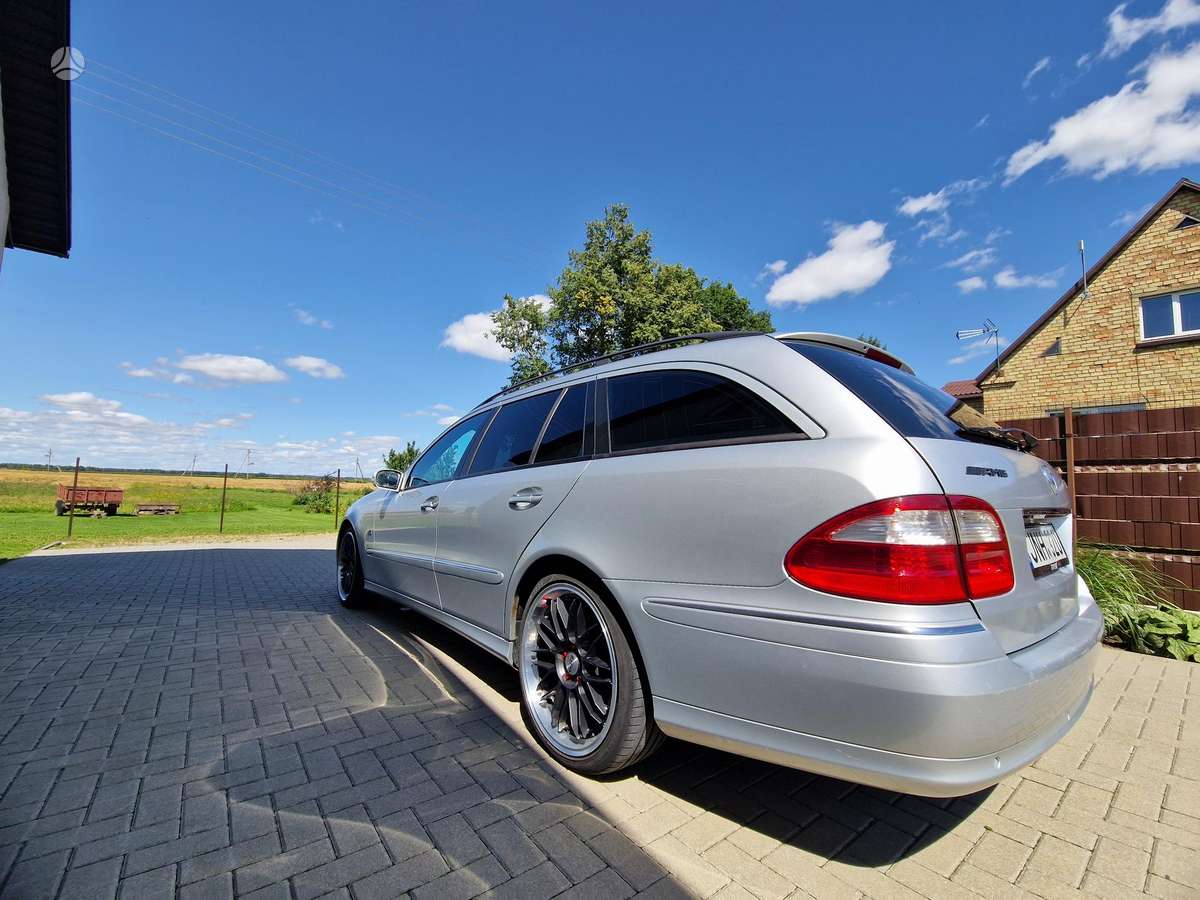 Mercedes-Benz E320 2006 — photo 24