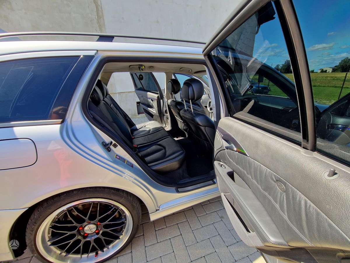 Mercedes-Benz E320 2006 — photo 35