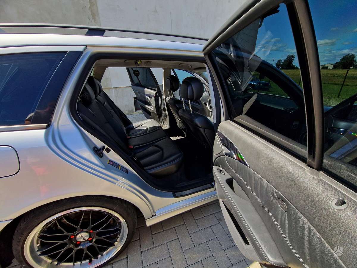 Mercedes-Benz E320 2006 — photo 36
