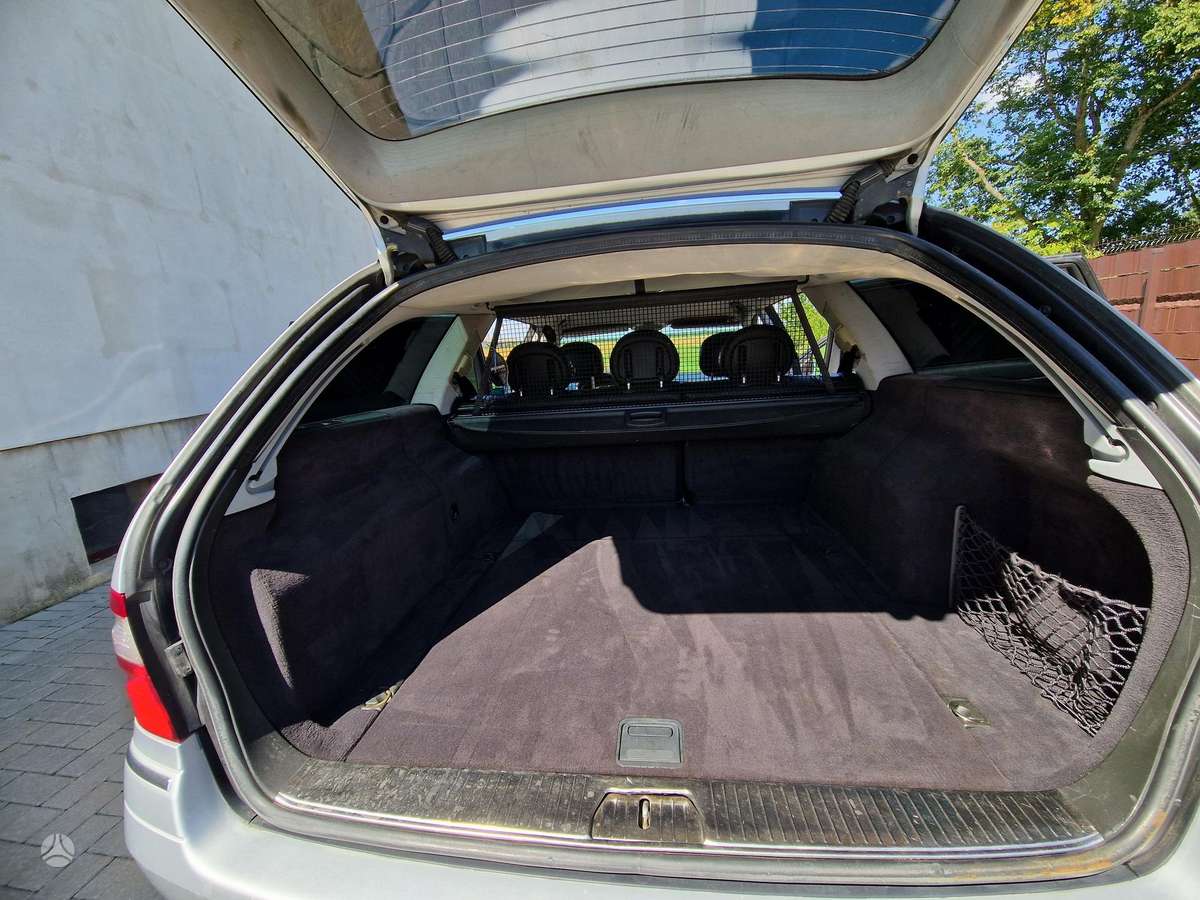 Mercedes-Benz E320 2006 — photo 39