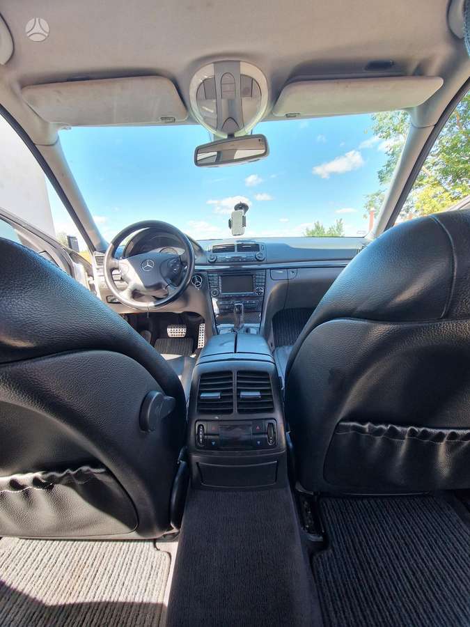 Mercedes-Benz E320 2006 — photo 43