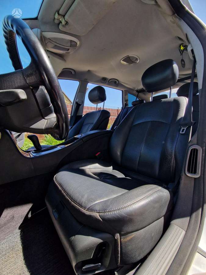 Mercedes-Benz E320 2006 — photo 45