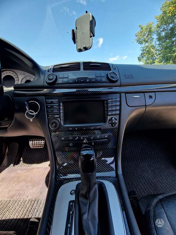 Mercedes-Benz E320 2006 — photo 50