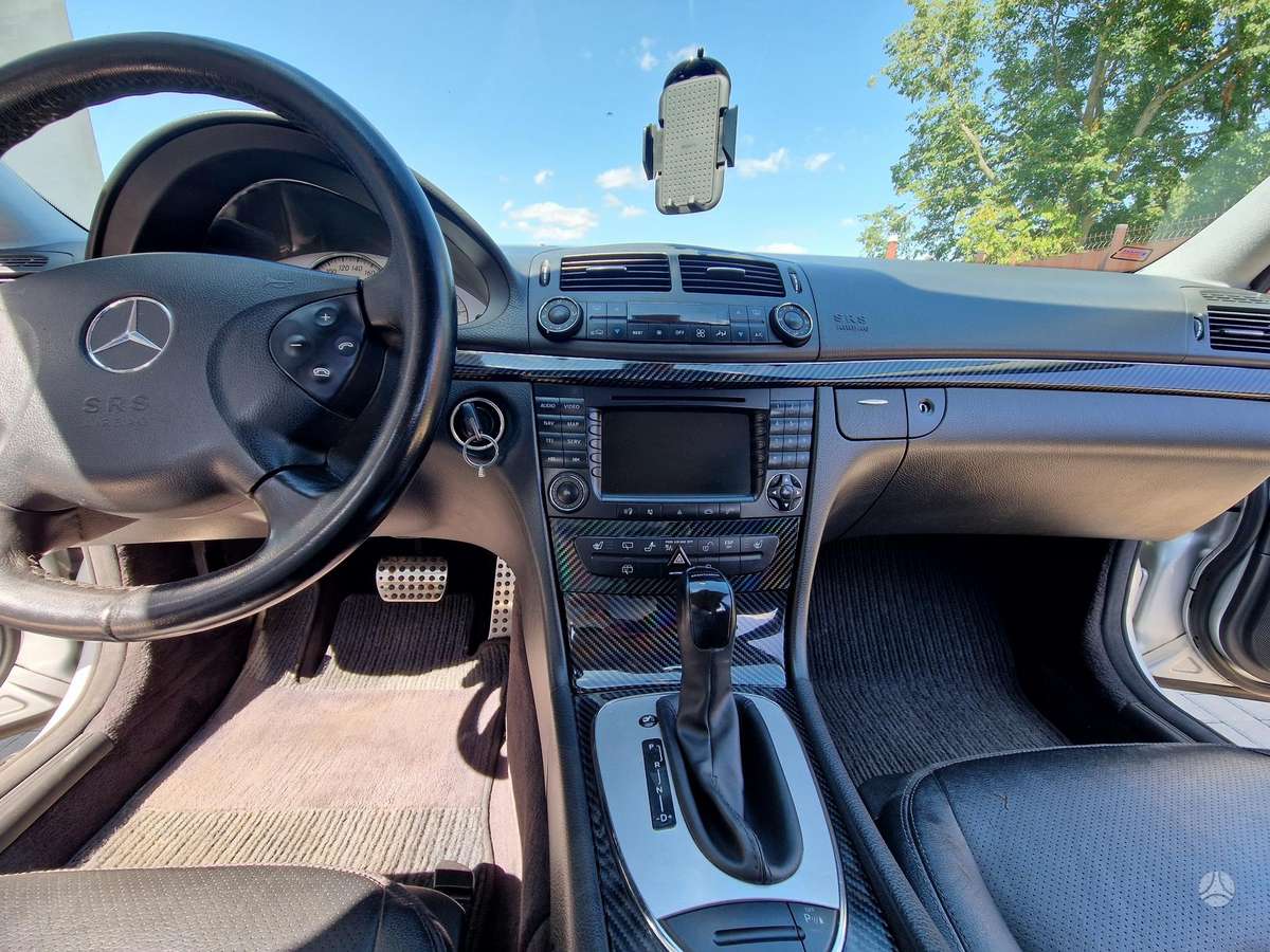 Mercedes-Benz E320 2006 — photo 51