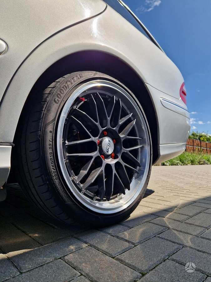 Mercedes-Benz E320 2006 — photo 9