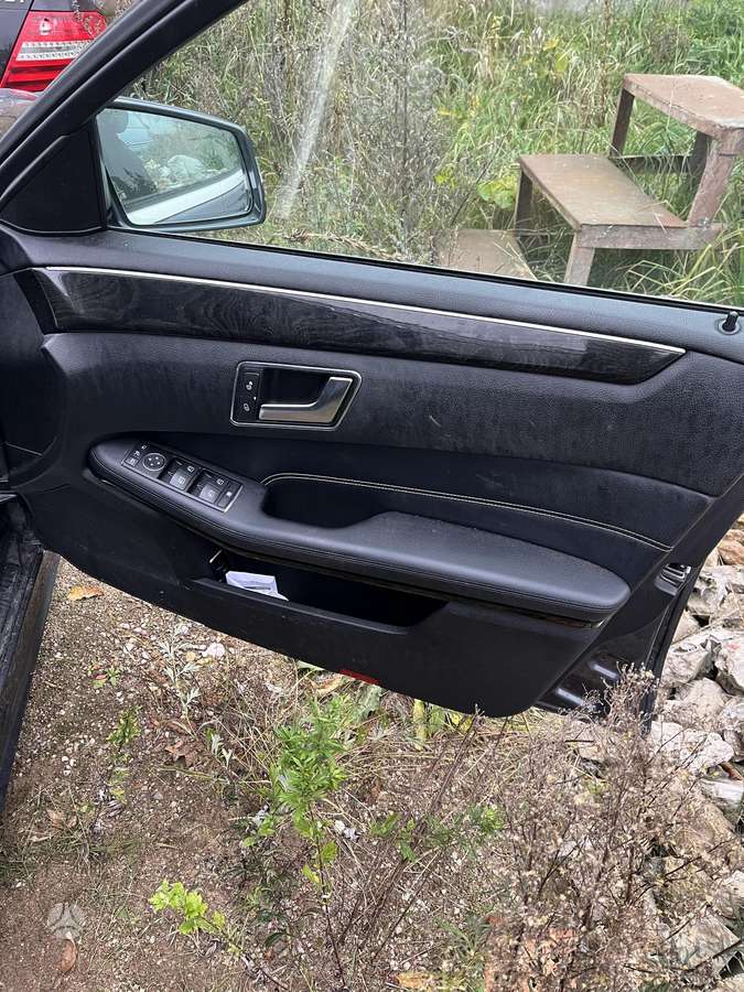 Mercedes-Benz E250 2015 — photo 11