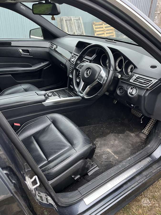 Mercedes-Benz E250 2015 — photo 12