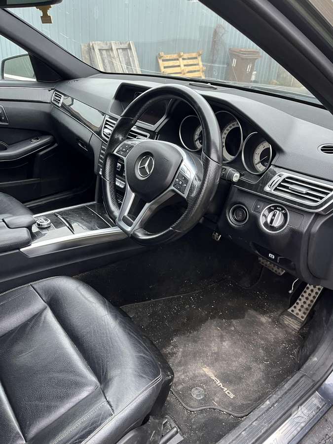 Mercedes-Benz E250 2015 — photo 13