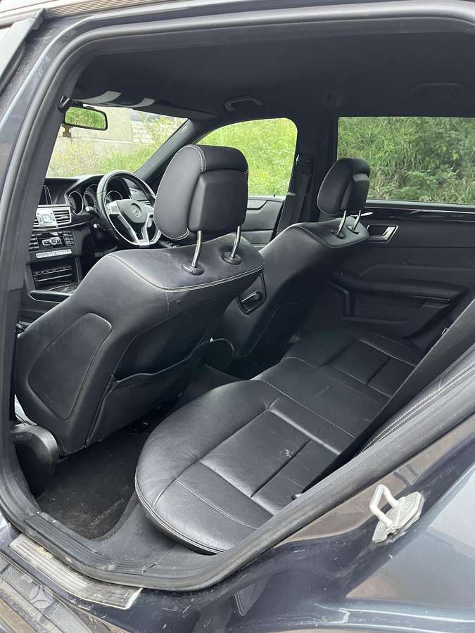 Mercedes-Benz E250 2015 — photo 17