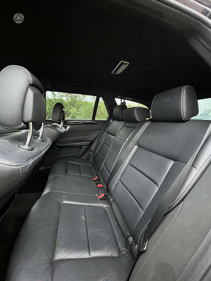 Mercedes-Benz E250 2015 — photo 18