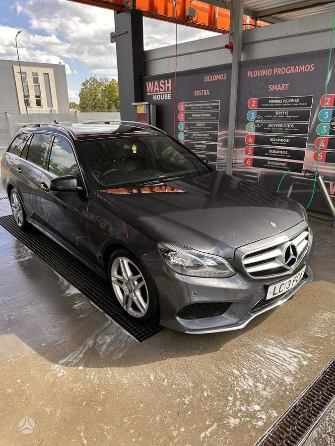 Mercedes-Benz E250 2015 — interior