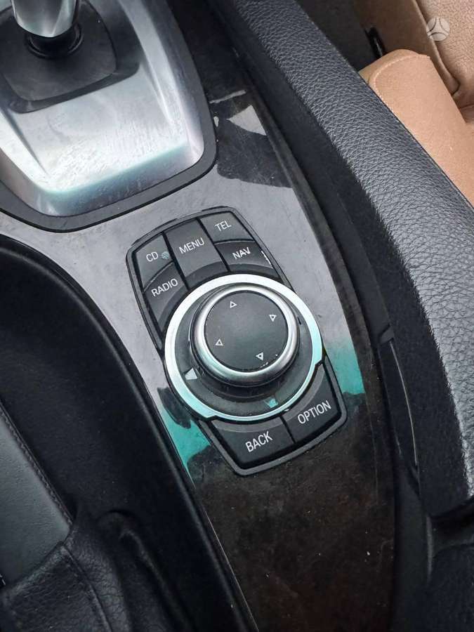 BMW 523 2010 — photo 12