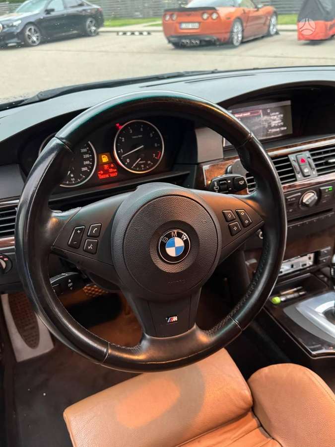BMW 523 2010 — photo 13