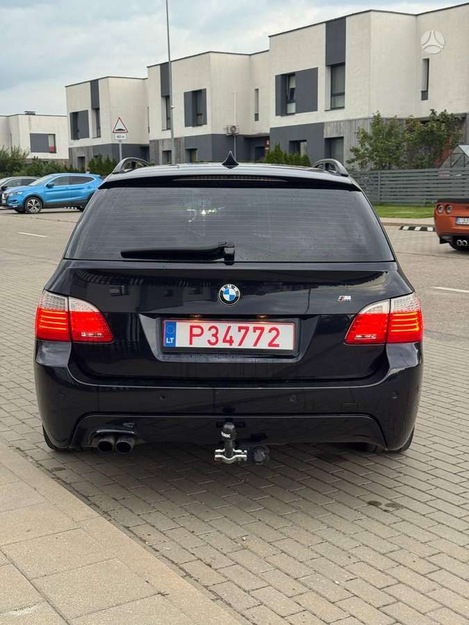 BMW 523 2010 — engine 2497 cm³, 190 HP (140kW)