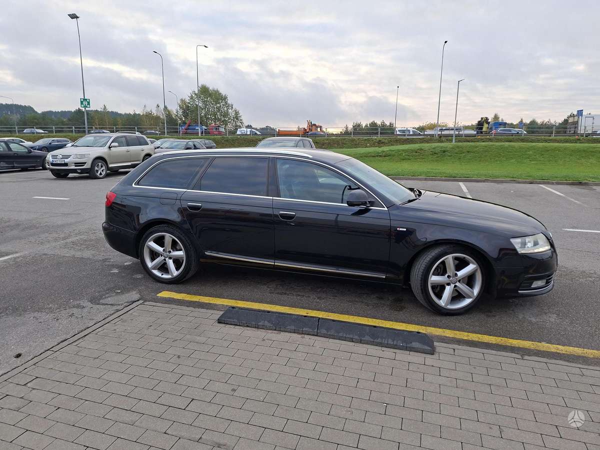 Audi A6 2009 — interior