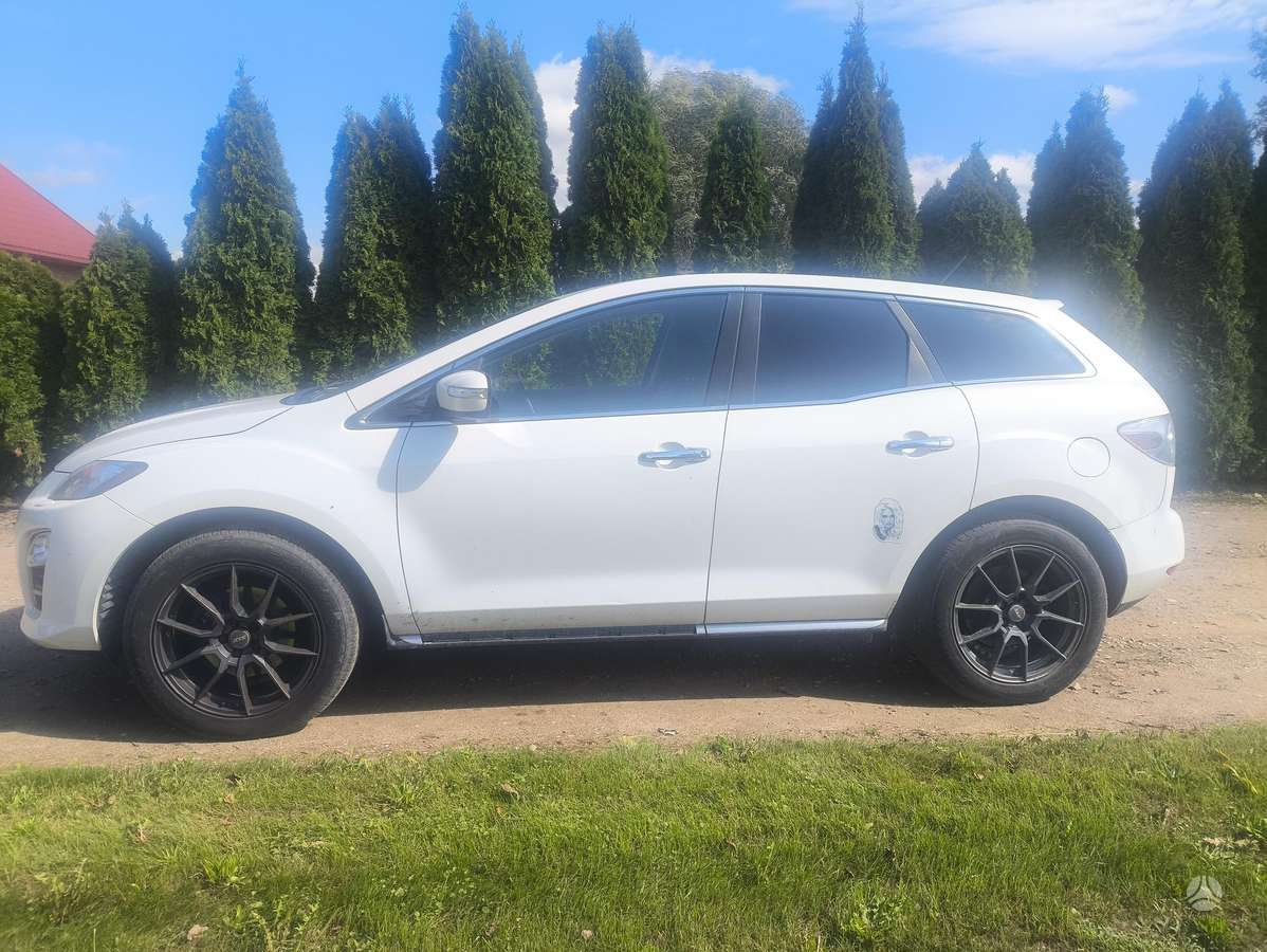 Mazda CX-7 2011 — rear view
