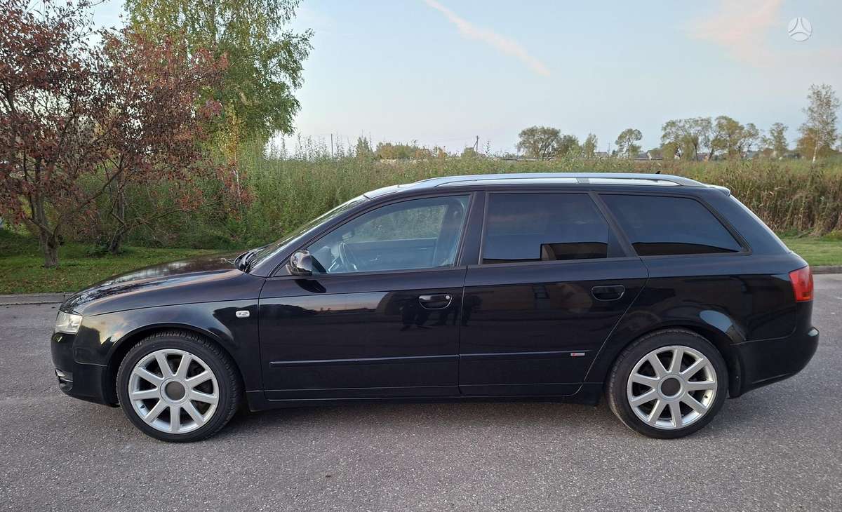 Audi A4 2006 — вигляд ззаду