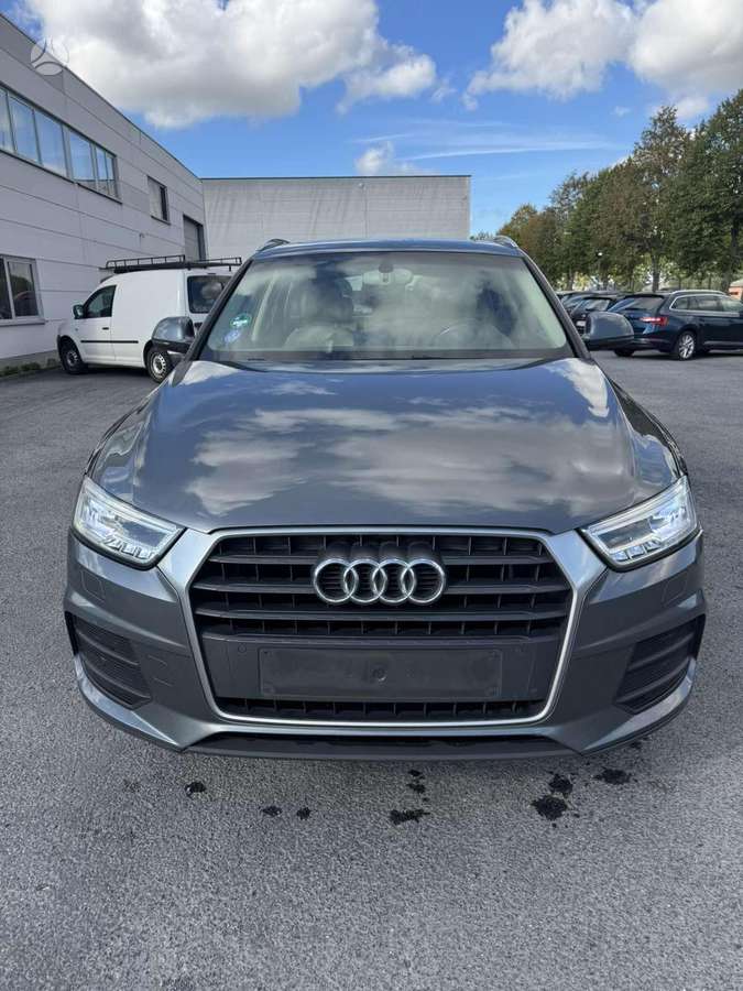 Audi Q3 2015 — вигляд ззаду