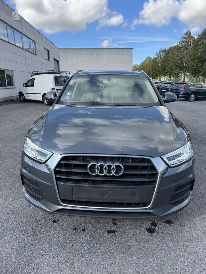 Audi Q3 2015 — салон