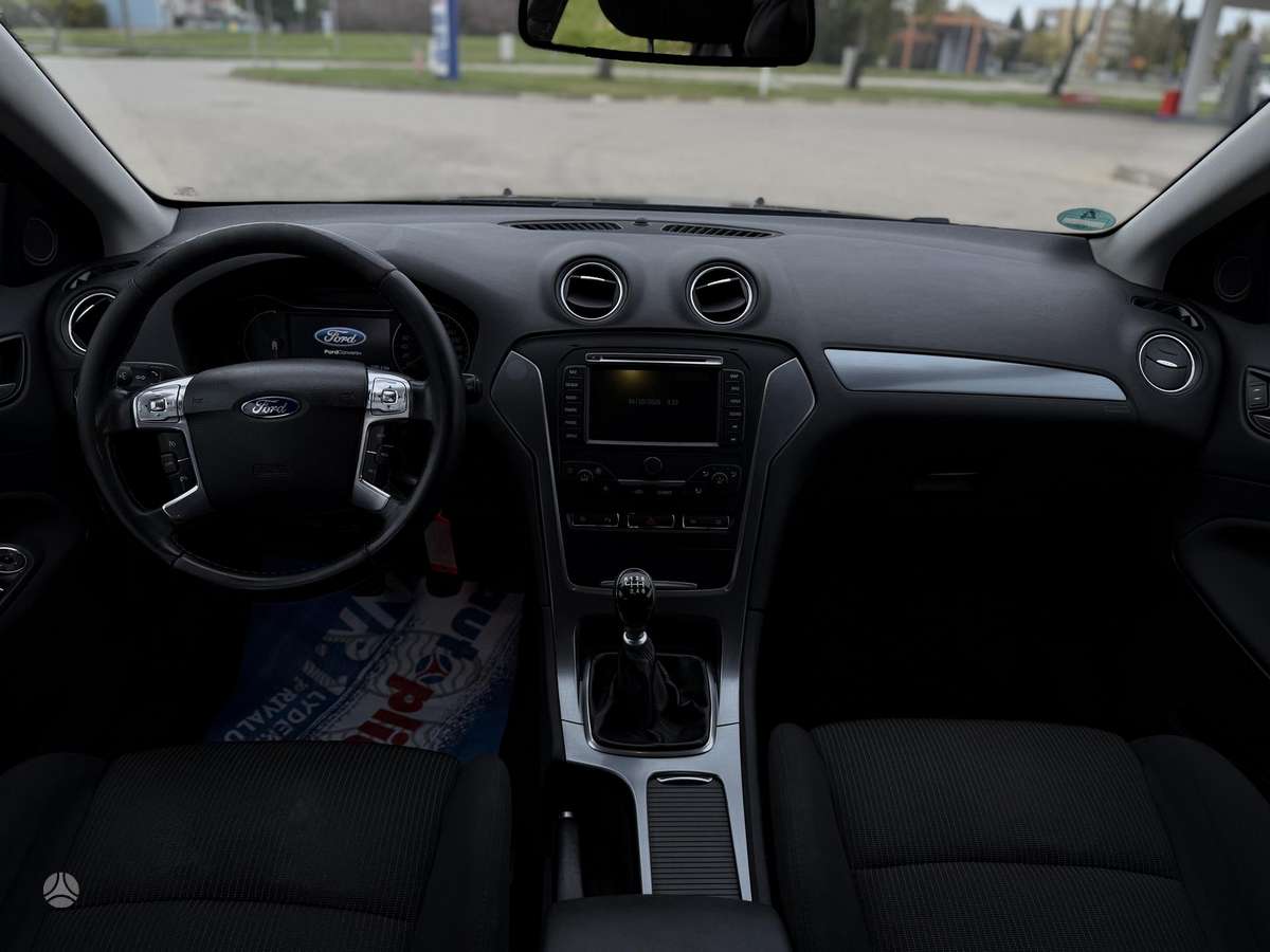 Ford Mondeo 2013 — photo 19