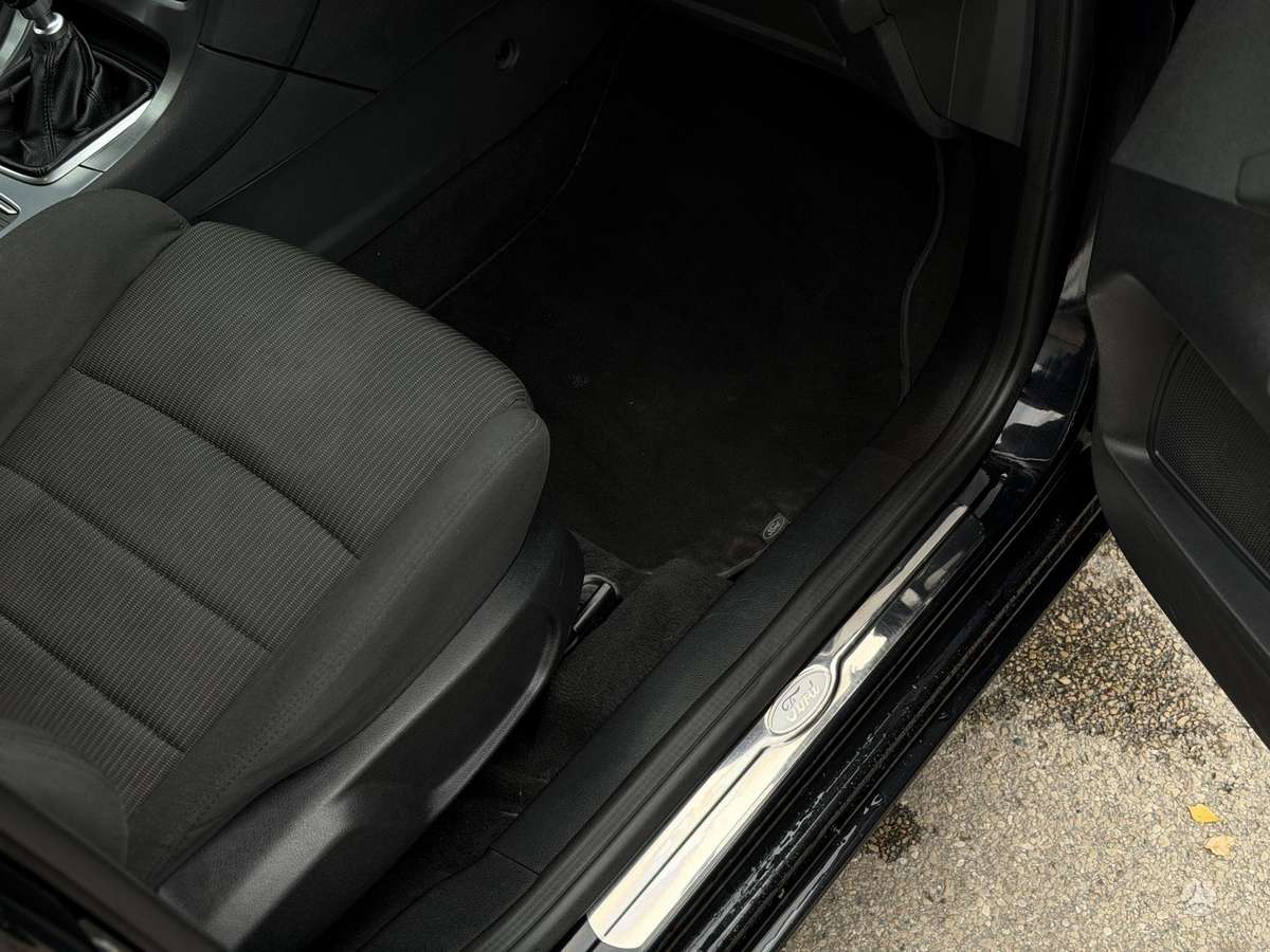 Ford Mondeo 2013 — photo 22