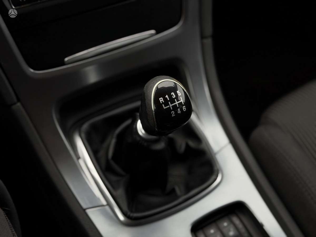 Ford Mondeo 2013 — photo 26