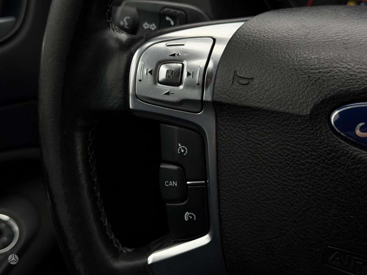 Ford Mondeo 2013 — photo 31
