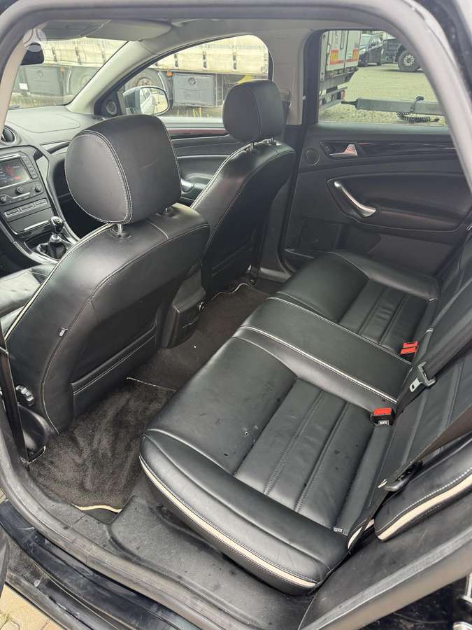Ford Mondeo 2013 — photo 11