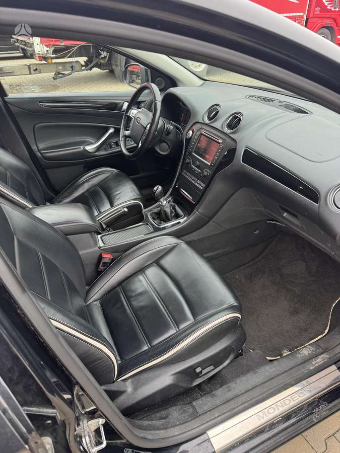 Ford Mondeo 2013 — photo 9