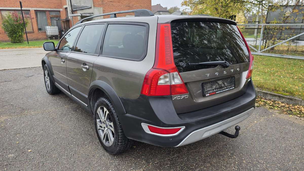 Volvo XC60 2007 — interior