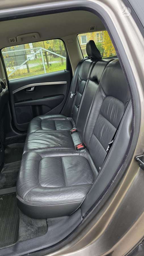 Volvo XC60 2007 — photo 31
