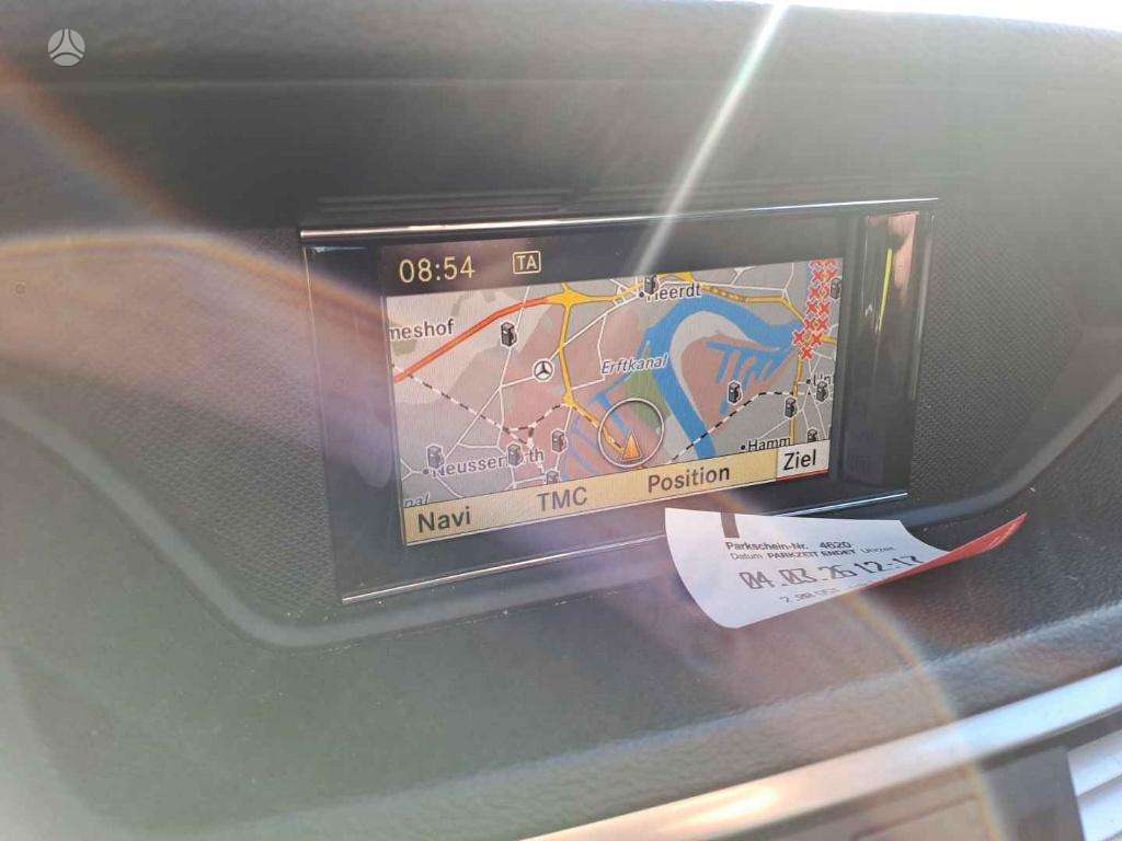 Mercedes-Benz E220 2011 — photo 14