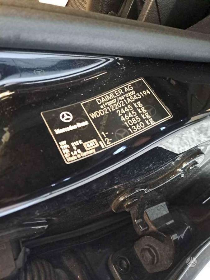 Mercedes-Benz E220 2011 — photo 26