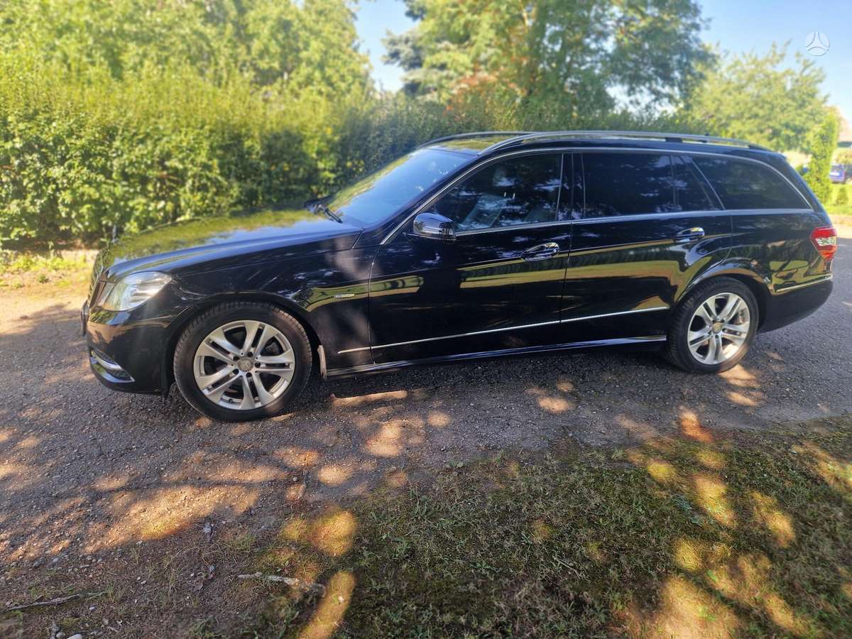 Mercedes-Benz E220 2011 — photo 5