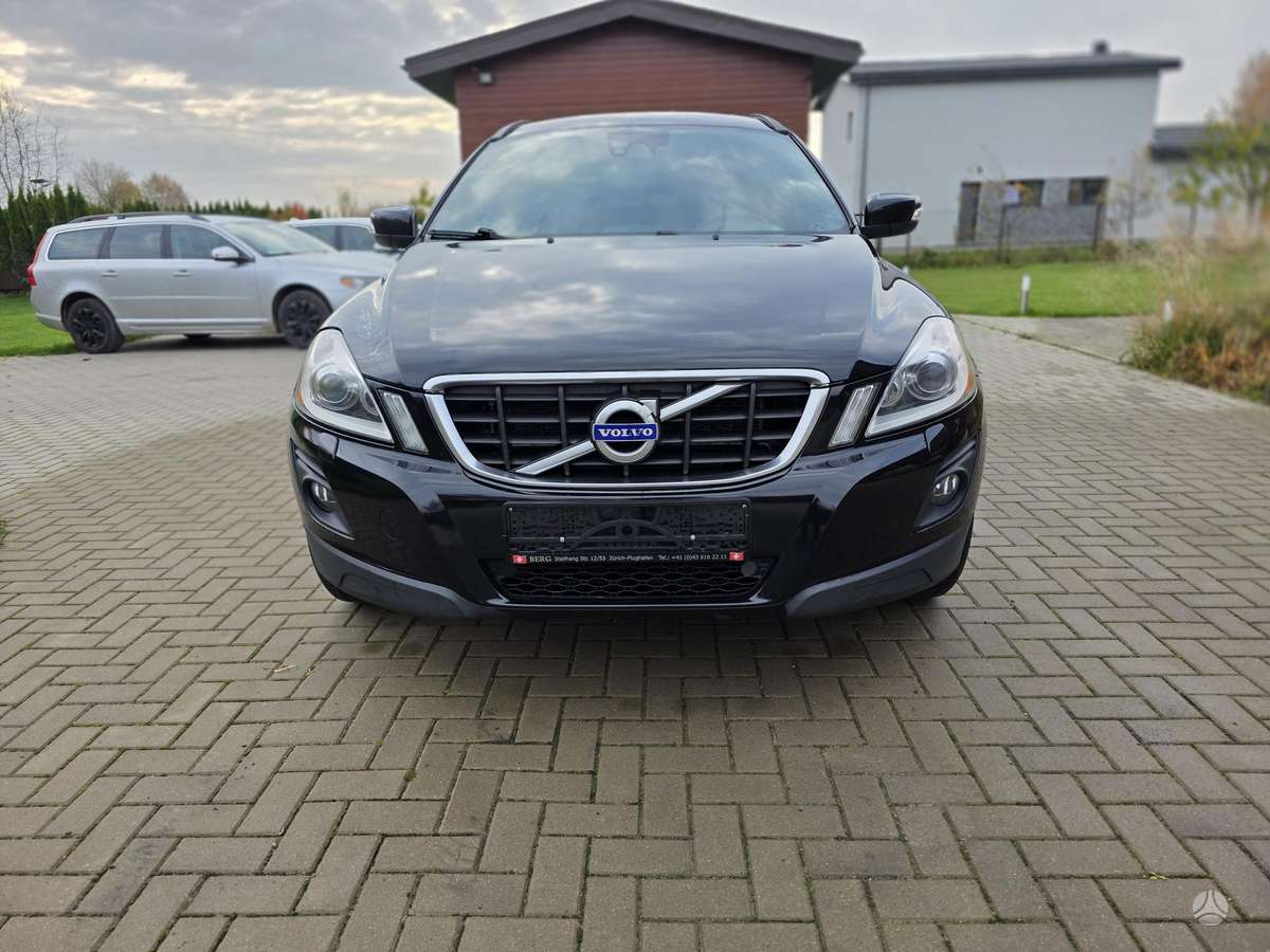 Volvo XC60 2010 — вигляд ззаду
