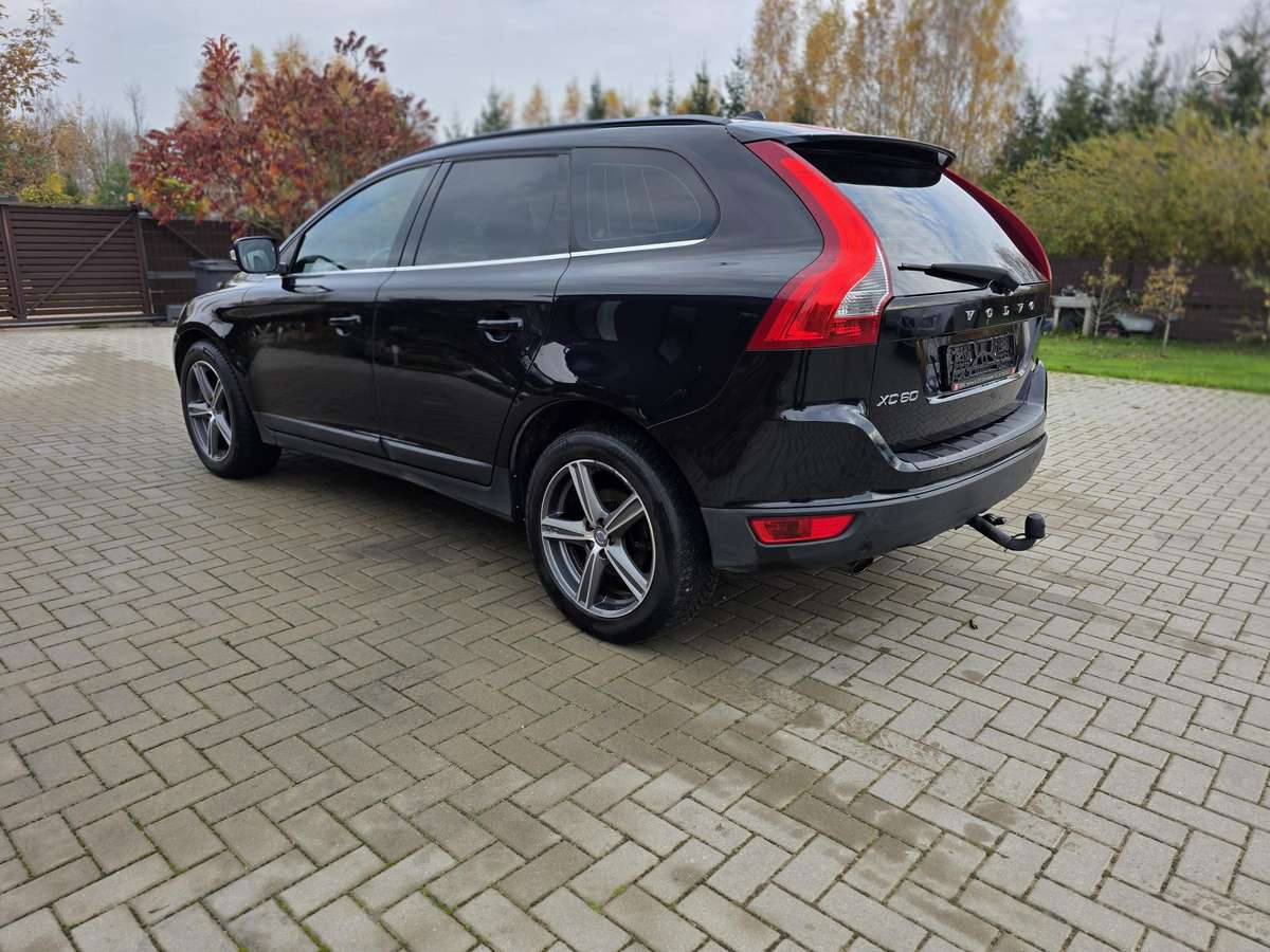 Volvo XC60 2010 — двигун 2400 cm³, 163 HP (120kW)