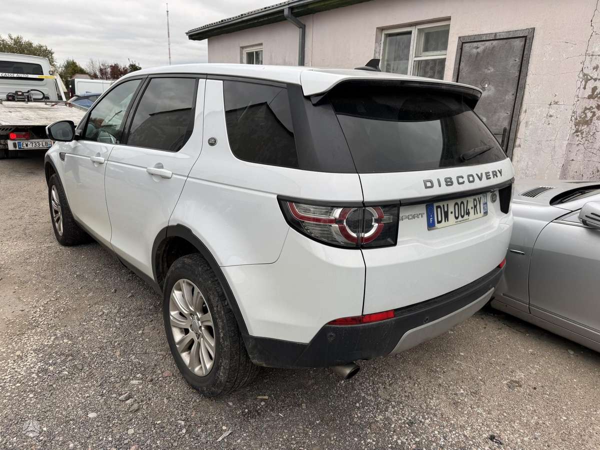 Land Rover 2015 — engine 2000 cm³, 181 HP (133kW)