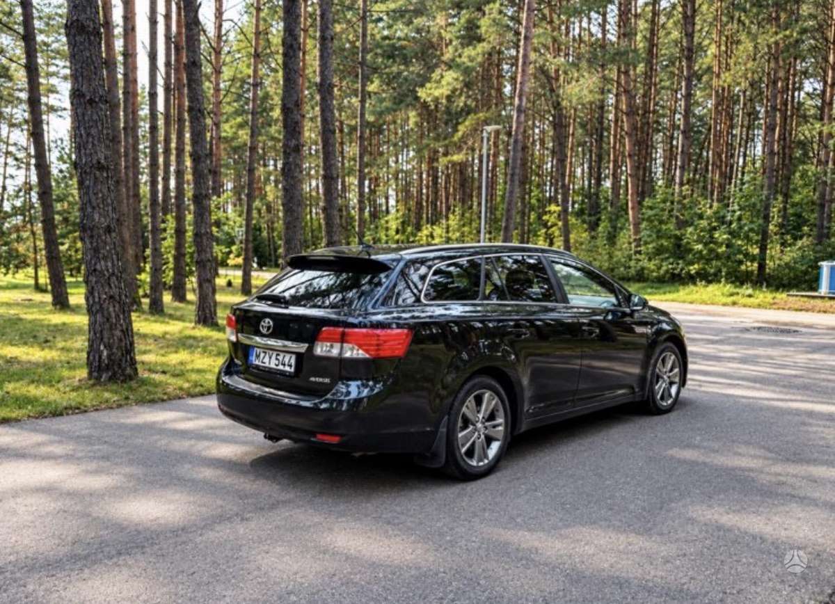 Toyota Avensis 2013 — engine 2000 cm³, 152 HP (112kW)
